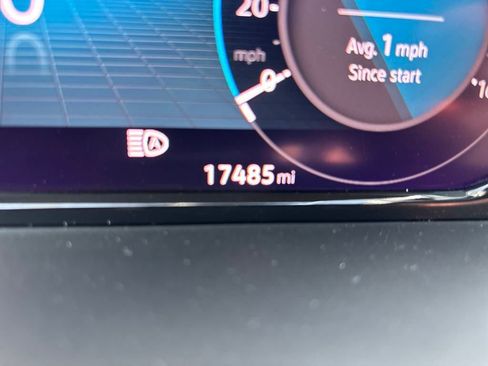 Used 2025 Volkswagen Atlas Cross Sport SE w/ Panoramic Sunroof Package image 17