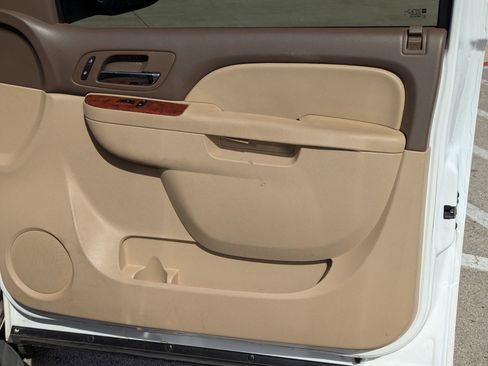 Used 2013 Chevrolet Tahoe LT w/ Luxury Package image 27