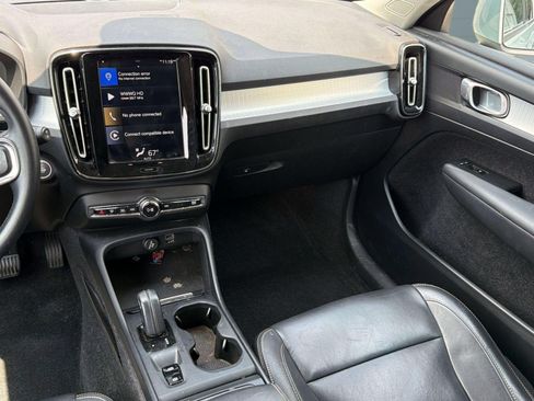 Used 2019 Volvo XC40 T5 Momentum AWD/4WD image 27
