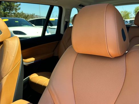 Used 2021 BMW X7 xDrive40i w/ Premium Package 2 AWD/4WD image 14