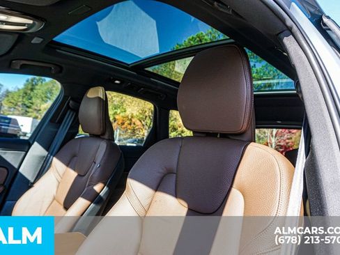 Used 2024 Volvo XC60 T8 Plus w/ Climate Package image 19