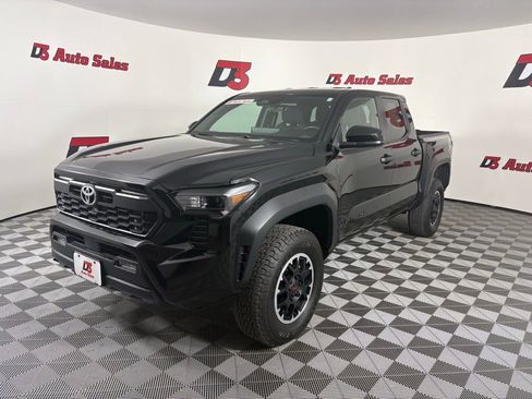 Used 2024 Toyota Tacoma TRD Off-Road image 2