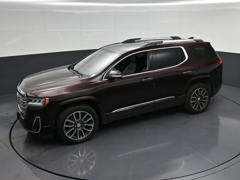 Used 2020 GMC Acadia Denali w/ Technology Package FWD image 23