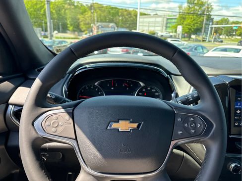Certified 2023 Chevrolet Traverse LT FWD image 10