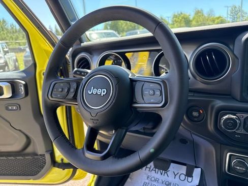 Used 2023 Jeep Wrangler Unlimited w/ 8.4" Radio Group AWD/4WD image 26