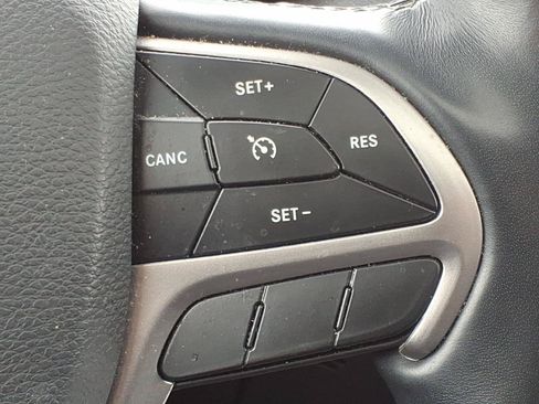 Used 2022 Jeep Grand Cherokee Limited AWD/4WD image 18