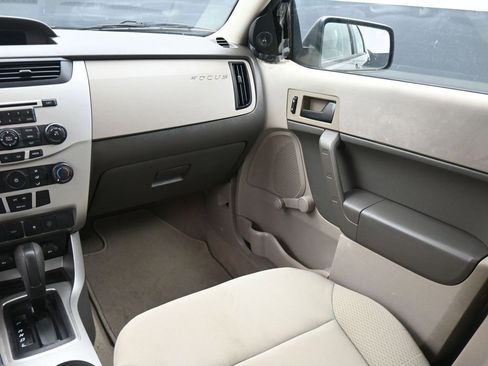 Used 2011 Ford Focus S image 22