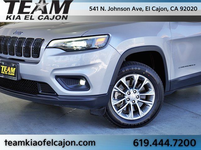 Used 2019 Jeep Cherokee Latitude Plus FWD image 3