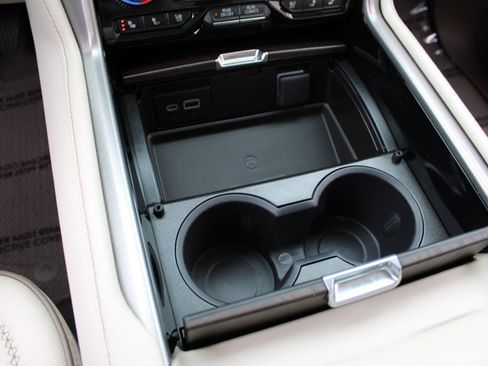 Used 2023 GMC Yukon Denali image 25