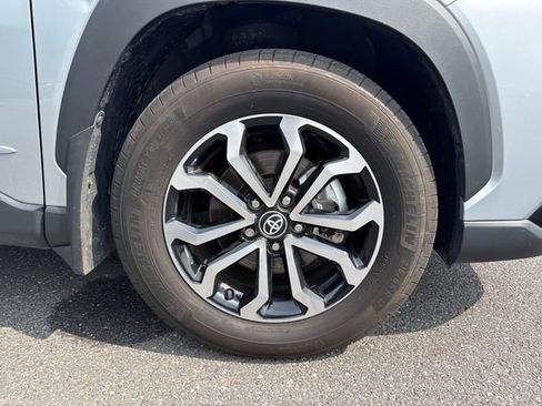 Certified 2024 Toyota Corolla Cross AWD Hybrid w/ Moonroof Package image 8