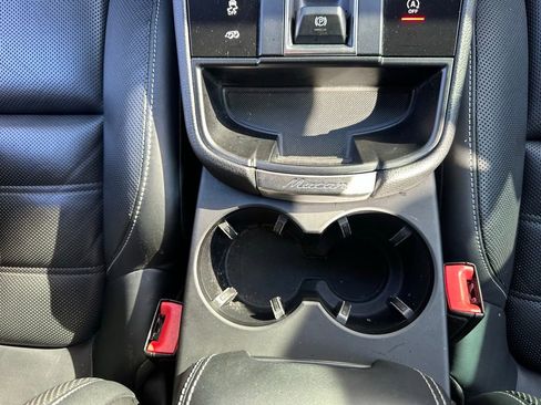Certified 2023 Porsche Macan image 26