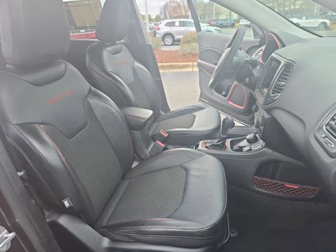 Used 2021 Jeep Compass Trailhawk image 10