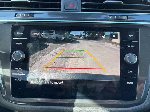 Used 2023 Volkswagen Tiguan SE w/ Panoramic Sunroof Package image 13