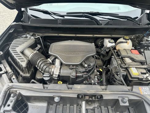 Used 2022 GMC Acadia Denali w/ Denali Technology Package FWD image 12