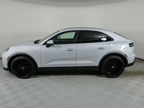 New 2025 Porsche Macan 4 Electric image 2