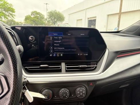 Used 2024 Chevrolet Trax RS image 10