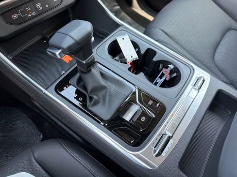 New 2027 Kia Carnival SX Prestige FWD image 15