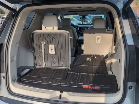 Used 2023 GMC Acadia Denali w/ Denali Ultimate Package image 12