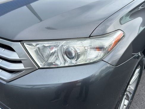 Used 2013 Toyota Highlander Limited FWD image 12
