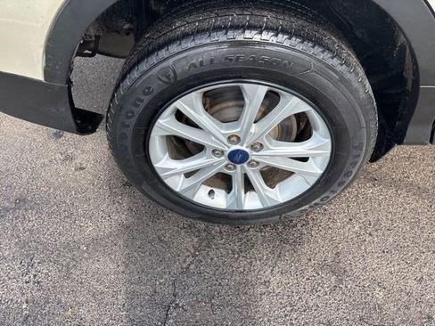 Used 2017 Ford Escape SE w/ Equipment Group 201A AWD/4WD image 43