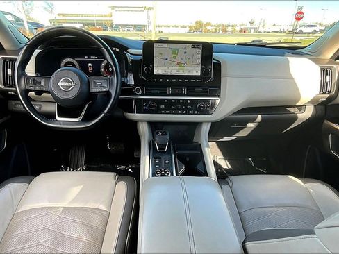 Used 2022 Nissan Pathfinder Platinum w/ Cargo Package image 23