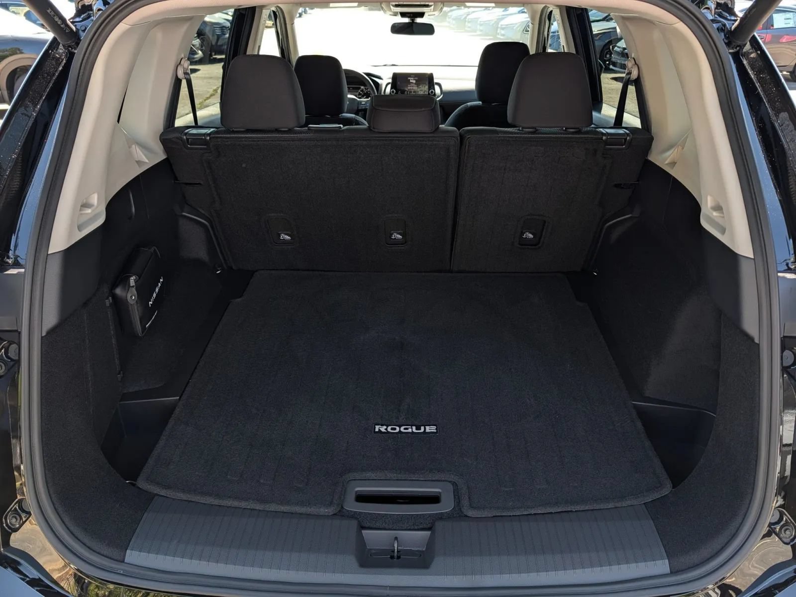 Used 2025 Nissan Rogue SV FWD image 16