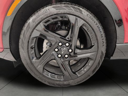 Used 2025 Chevrolet Equinox EV RS FWD image 3