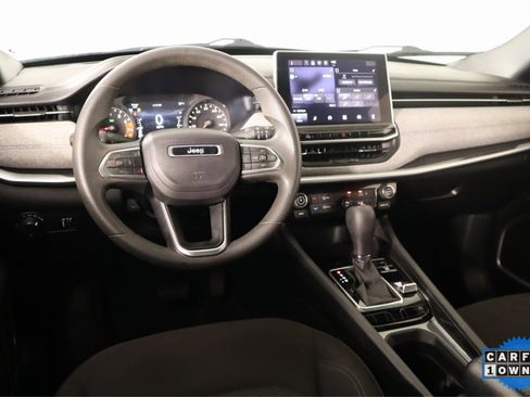 Used 2024 Jeep Compass Sport image 2