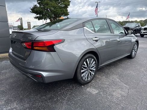 Used 2024 Nissan Altima 2.5 SV FWD image 26