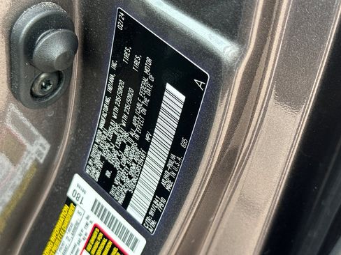 Certified 2024 Toyota Sienna Platinum image 37