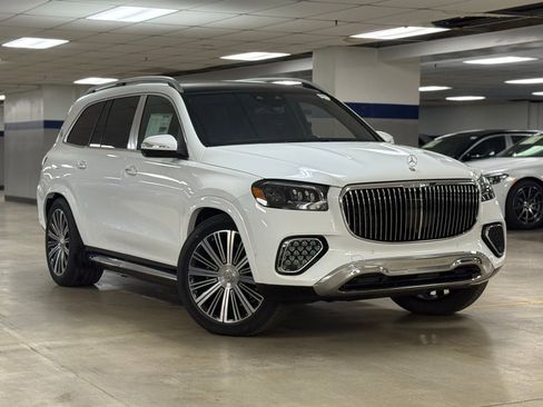 New 2026 Mercedes-Benz Maybach GLS 600 4MATIC image 2