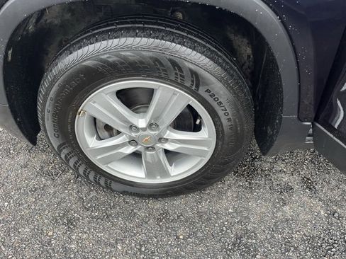 Used 2022 Chevrolet Trax LT w/ LT Convenience Package image 25