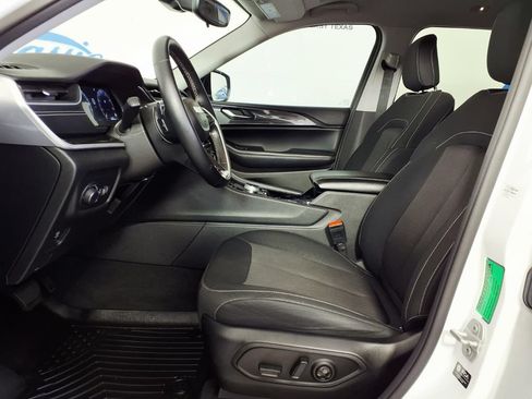 Used 2022 Jeep Grand Cherokee L Laredo w/ Luxury Tech Group I AWD/4WD image 7
