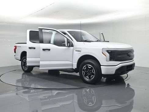Certified 2023 Ford F150 Lightning XLT AWD/4WD image 37