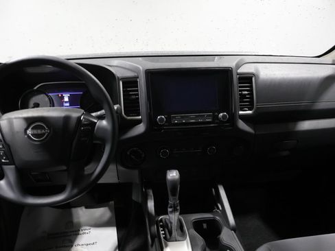 Used 2024 Nissan Frontier SV AWD/4WD image 17