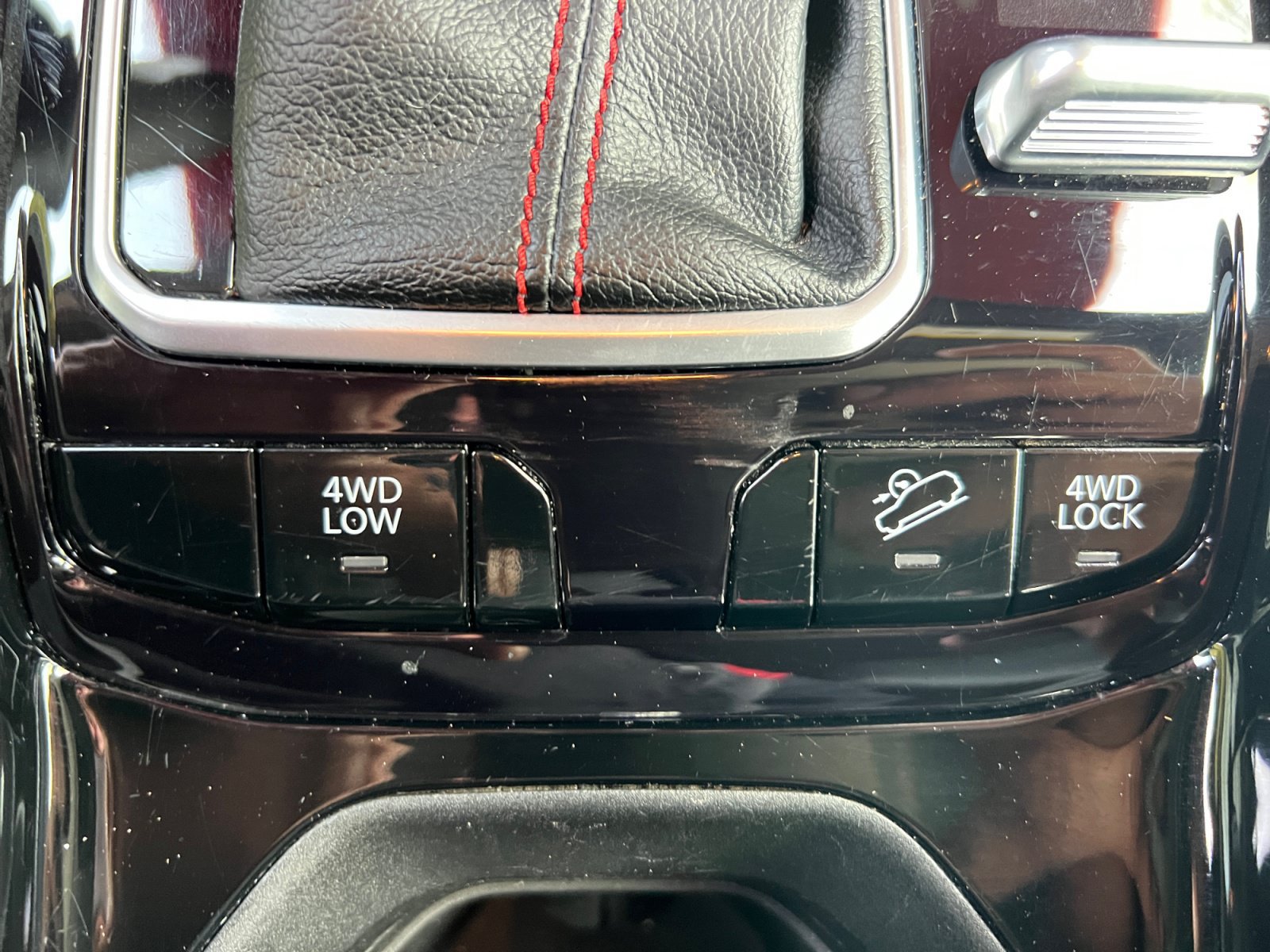 Used 2024 Jeep Compass Trailhawk AWD/4WD image 23