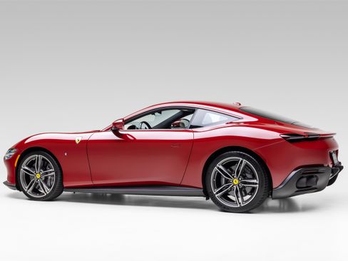 Certified 2022 Ferrari Roma RWD image 4