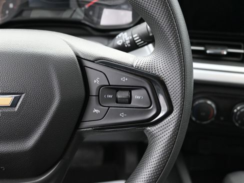 Certified 2025 Chevrolet Trax LS w/ LS Convenience Package image 12