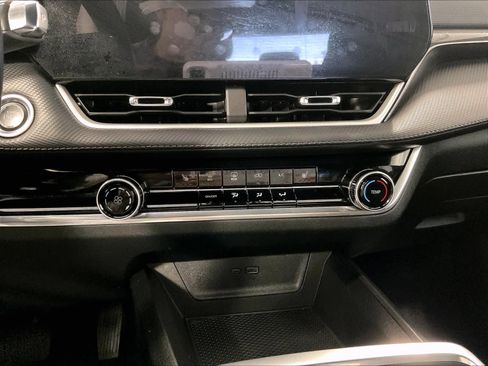 Used 2025 Chevrolet Equinox LT image 26