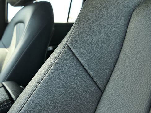 Used 2023 Mercedes-Benz GLB 250 4MATIC image 11