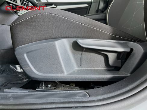 Used 2025 Volkswagen Jetta Sport FWD image 28