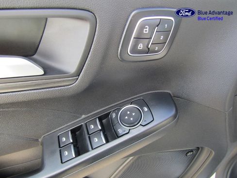 Certified 2025 Ford Escape Platinum w/ Premium Technology Package AWD/4WD image 22