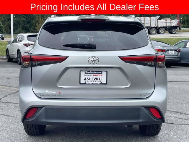 Used 2023 Toyota Highlander XLE FWD image 4