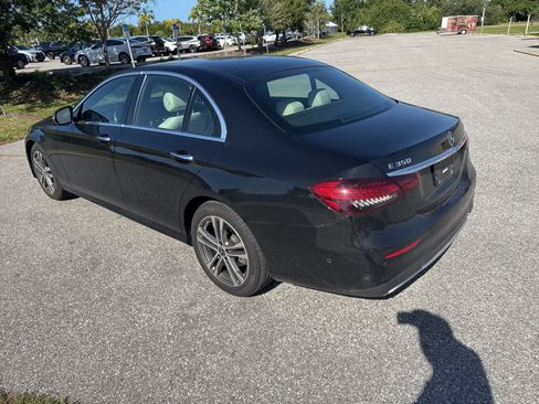 Used 2022 Mercedes-Benz E 350 4MATIC Sedan image 5