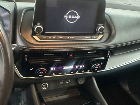 Used 2023 Nissan Rogue SV w/ SV Premium Package image 14