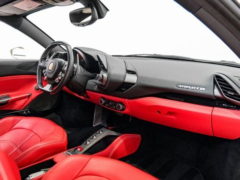 Used 2019 Ferrari 488 GTB Base image 11