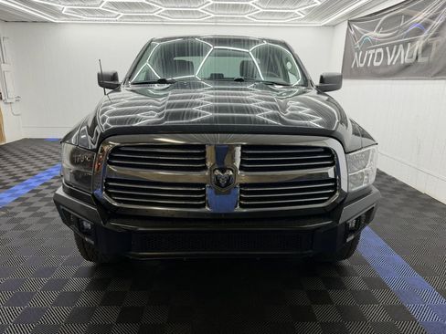 Used 2017 RAM 1500 Express AWD/4WD image 4