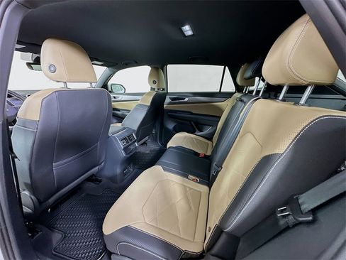 New 2026 Volkswagen Atlas Cross Sport SE image 4