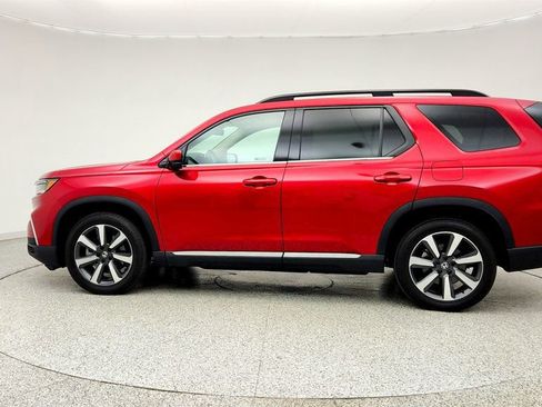 Used 2025 Honda Pilot Touring image 8