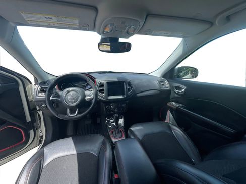 Used 2021 Jeep Compass Trailhawk AWD/4WD image 12